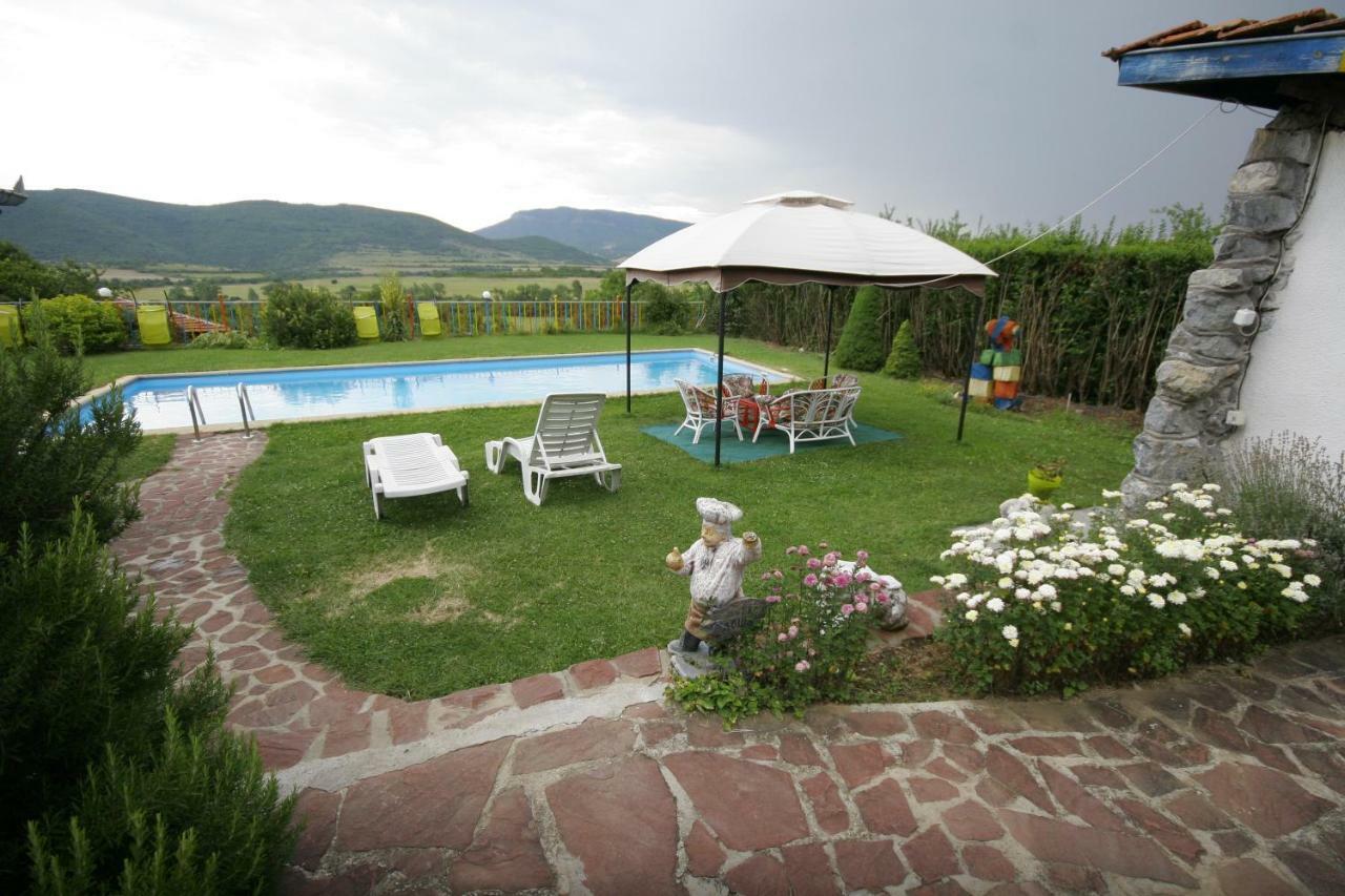 Chuchi Guest House 1 Zlatna Panega エクステリア 写真